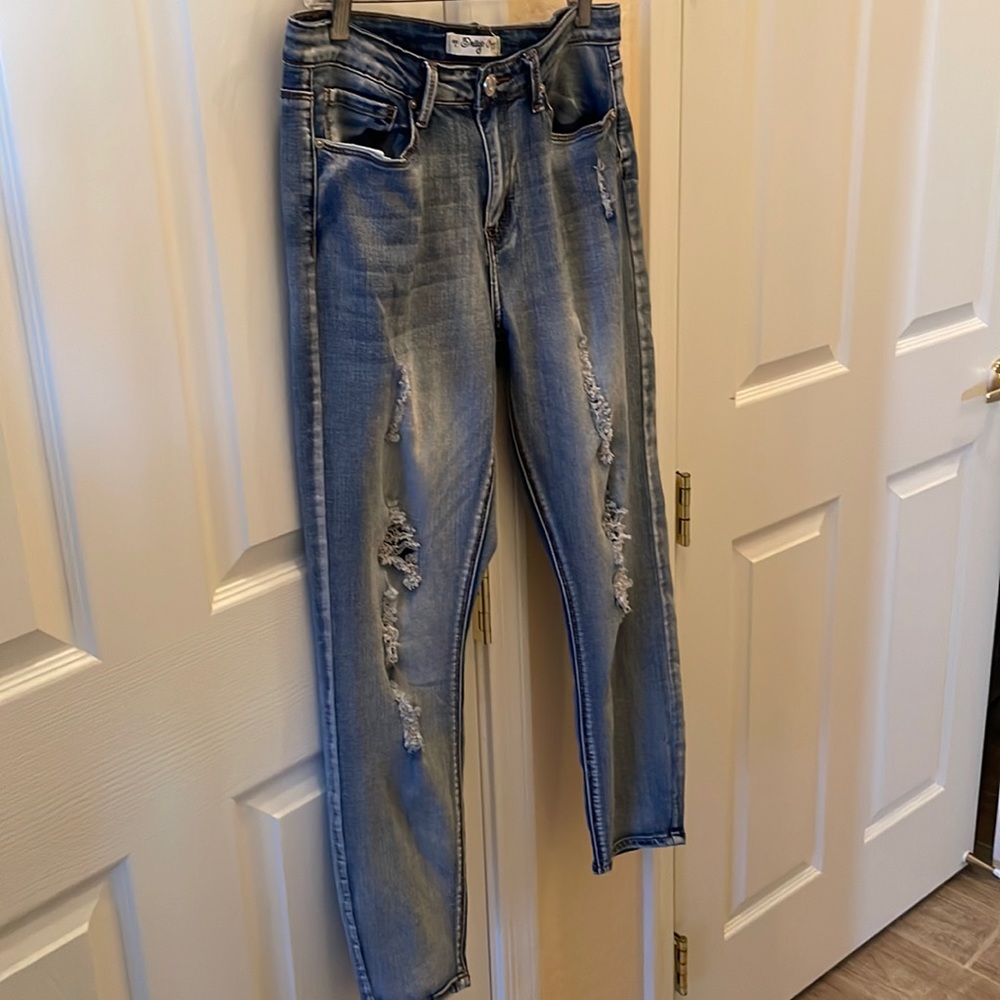 Indigo Rein distressed skinny jeans
